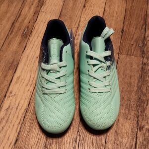 Soccer Shoes Kids Size 11.5 NWT